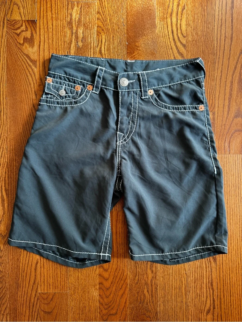 True Religion World Tour Board Shorts Mens 32 Gray White Stitch Swim Surf Y2K